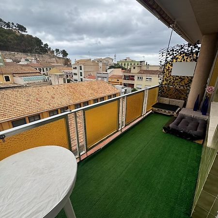 Habitacion Triple En El Centro Con Vistas Дения Екстериор снимка