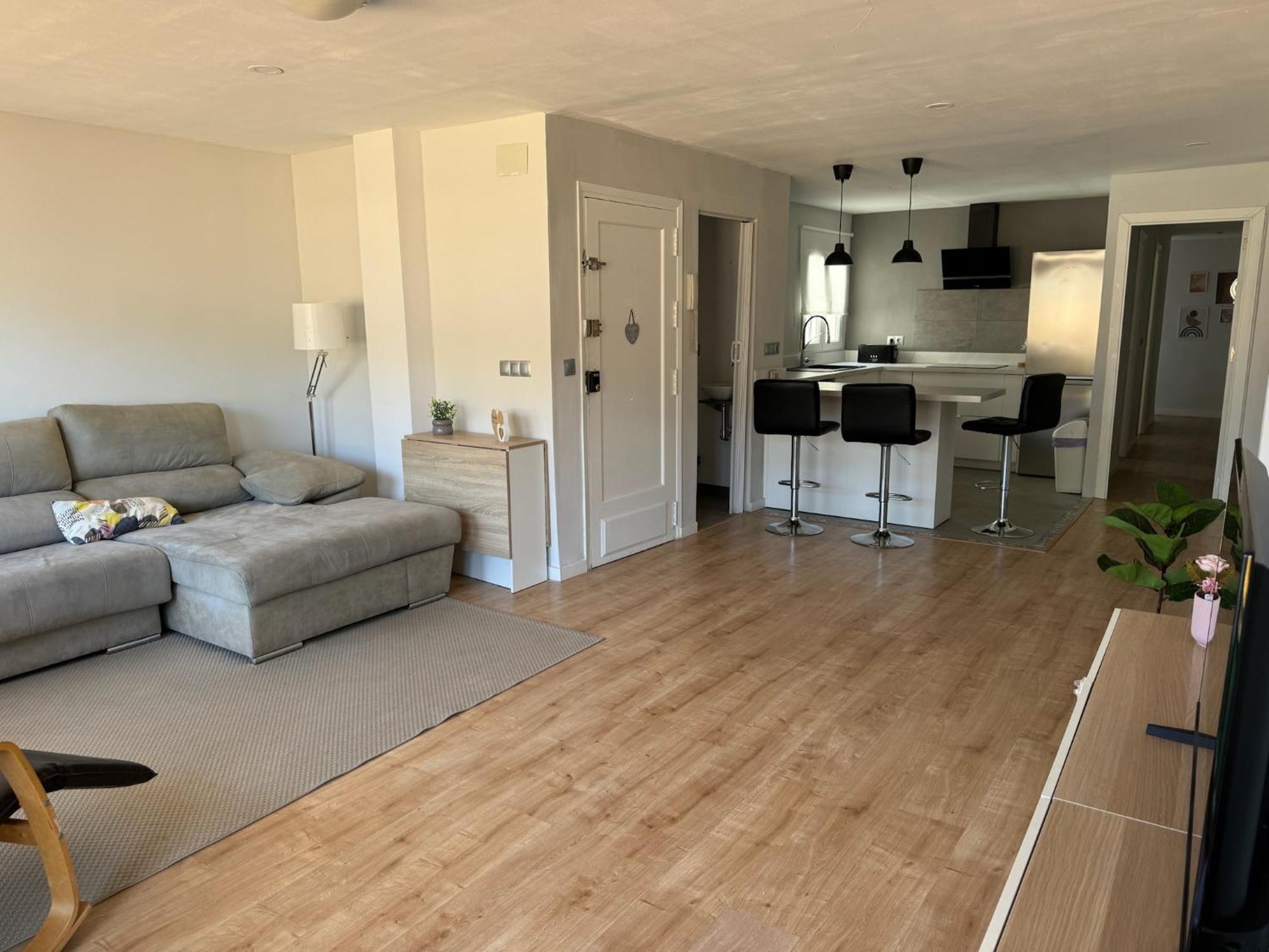 Habitacion Triple En El Centro Con Vistas Дения Екстериор снимка