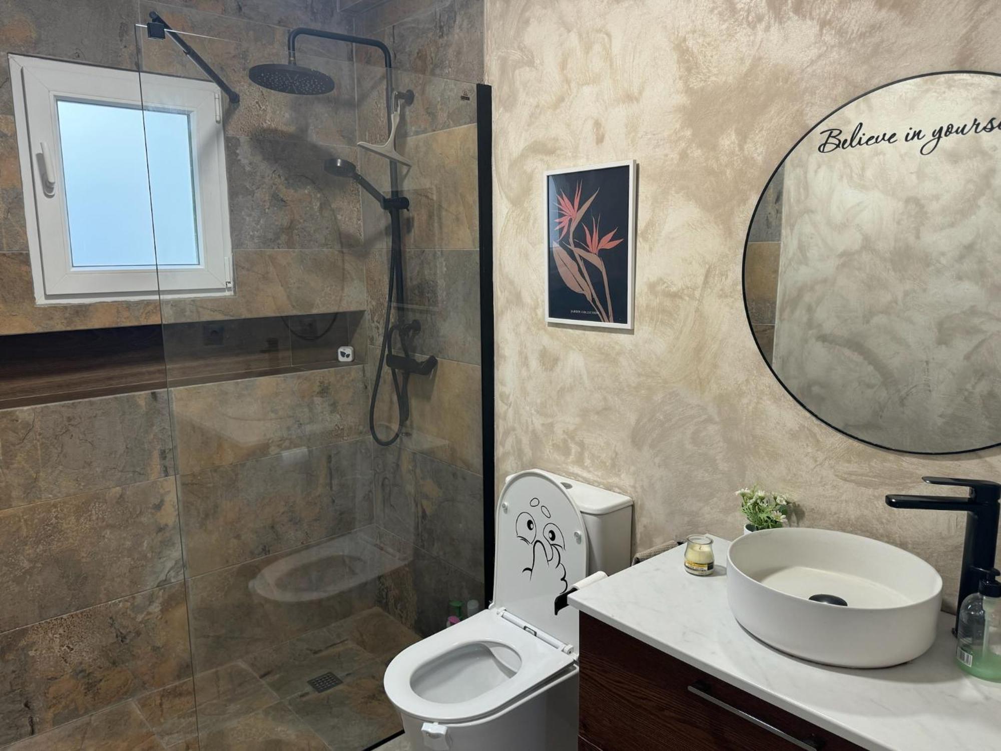 Habitacion Triple En El Centro Con Vistas Дения Екстериор снимка